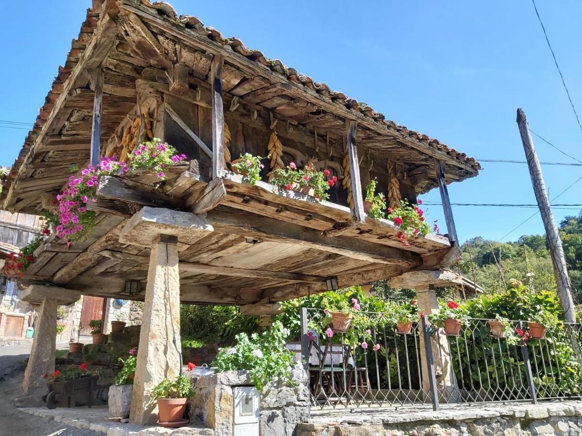 El Colladin Guest House Llerices Екстериор снимка