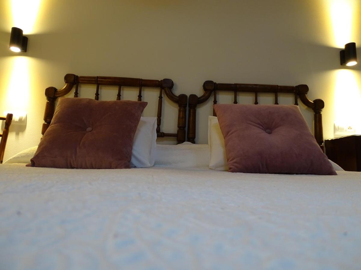 El Colladin Guest House Llerices Екстериор снимка