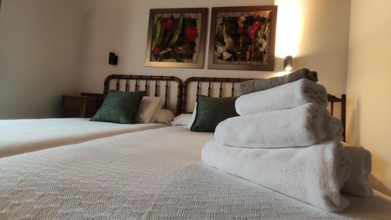 El Colladin Guest House Llerices Екстериор снимка